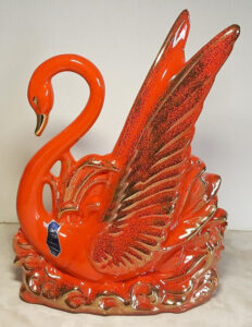 107920 Cal Style Swan Lamp